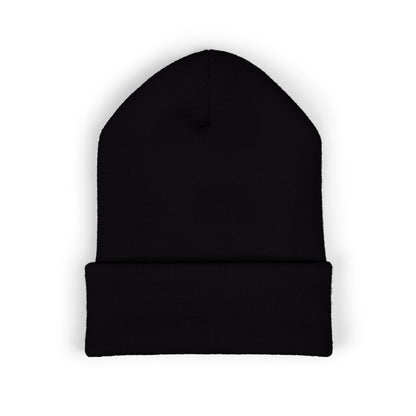 Gorro clásico Piktrik con puños – Diseño de corazón bordado en rosa voltaje (rosa neón) – Negro