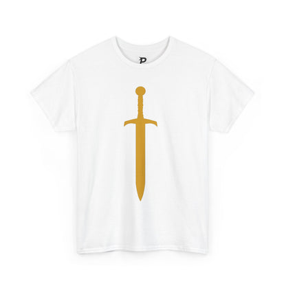 Camiseta unisex de algodón grueso Piktrik – Diseño de espada en Golden Surge (dorado) – Blanco
